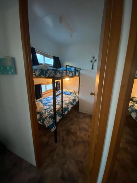 Rocks Retreat Cabin Dolphin - Accommodation Yamba 4