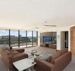 Seascape Apartments Unit 1201A Luxury apartment with views of the Gold Coast  Hinterland - Accommodation Yamba