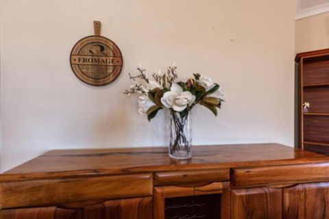 Maidstone Executive Residence - Accommodation Yamba 4