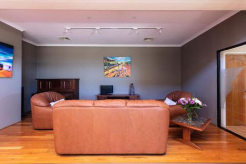 Maidstone Executive Residence - Accommodation Yamba 5