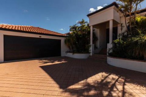 Maidstone Executive Residence - Accommodation Yamba 6