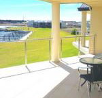 Island Waterfront Getaway WiFi - Accommodation Yamba