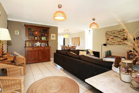 Innisfree Pet Friendly 2 Mins To Beach - Accommodation Yamba 5