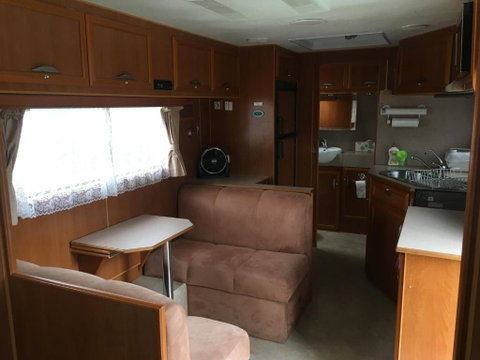 Luxury Caravan - Accommodation Yamba 4