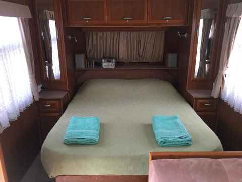 Luxury Caravan - Accommodation Yamba 5