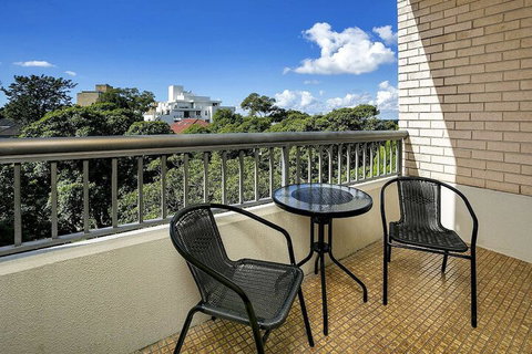 HAMP1 Bright Apartment In Cremorne - Accommodation Yamba 4