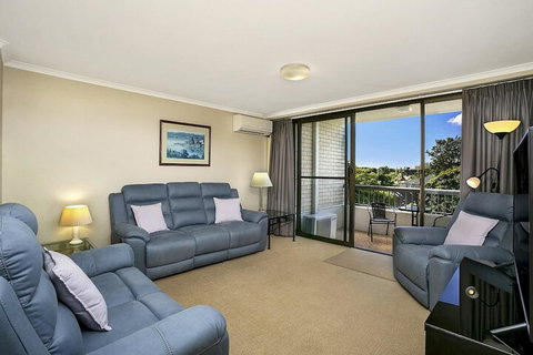 HAMP1 Bright Apartment In Cremorne - Accommodation Yamba 7