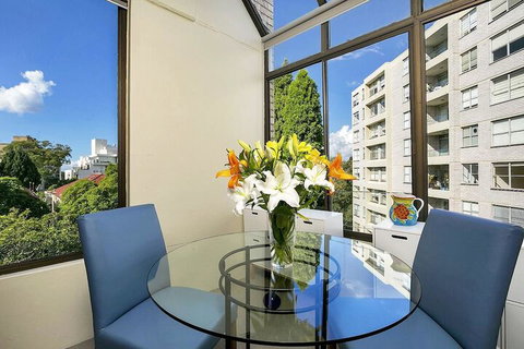 HAMP1 Bright Apartment In Cremorne - Accommodation Yamba 5