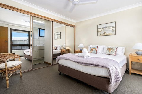 Ocean Waves - Accommodation Yamba 5