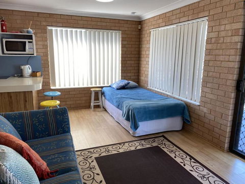 NARRAWALLEE RETREAT - Accommodation Yamba 2