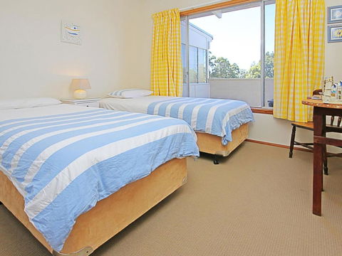 REST ASHORE At MOLLYMOOK - Accommodation Yamba 1