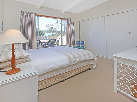 REST ASHORE At MOLLYMOOK - Accommodation Yamba 5