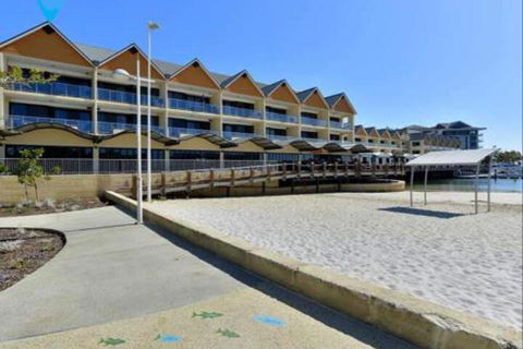Oceanic Apartment - Accommodation Yamba 3