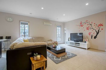 Gorgeous 4BR Home In Point Cook - Accommodation Yamba 0