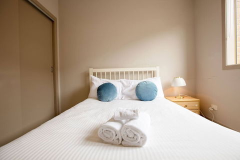 Gorgeous 4BR Home In Point Cook - Accommodation Yamba 4