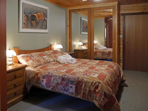 Acacia Hills Retreat - Accommodation Yamba 3