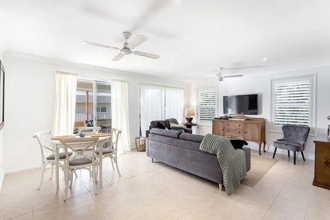 Bagnall Avenue 1 - Accommodation Yamba 7