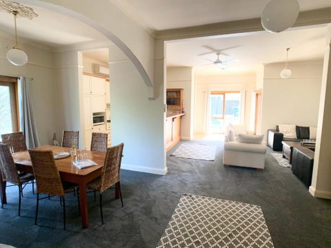 123 Hill St. Heart Of Orange Double Brick - Accommodation Yamba 7