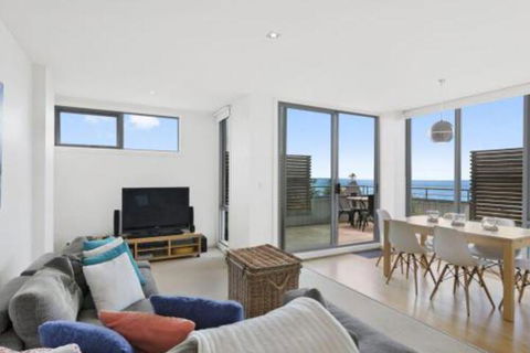 POINT GREY APARTMENT 2 Ocean VIews With Wifi - Accommodation Yamba 2