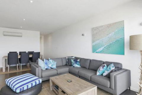 WATERFRONT SEVEN In The Heart Of Lorne - Accommodation Yamba 7