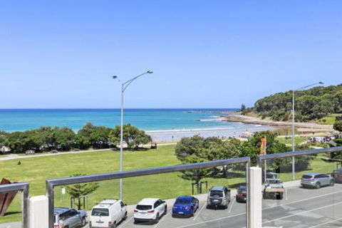 WATERFRONT SEVEN In The Heart Of Lorne - Accommodation Yamba 3