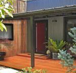 Lovett quirky stylish with a bush backdrop - Accommodation Yamba