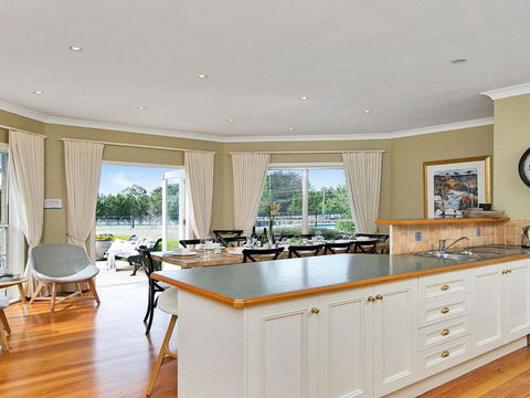 Sinden Park Garden Swimming Pool Rural Vistas - Accommodation Yamba 3