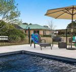 Sinden Park garden swimming pool rural vistas - Accommodation Yamba