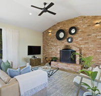 Embracing Evandale - Accommodation Yamba