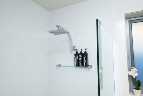 The Endsleigh 1 Bedroom Villa Free Wifi Near CBD - Accommodation Yamba 3
