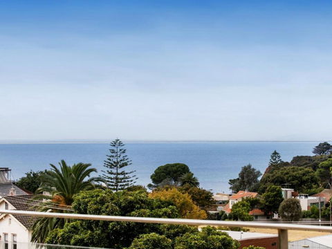NORTH POINT RETREAT MORNINGTON - Accommodation Yamba 4