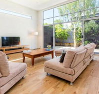 PALM COURT RETREAT MORNINGTON - Accommodation Yamba
