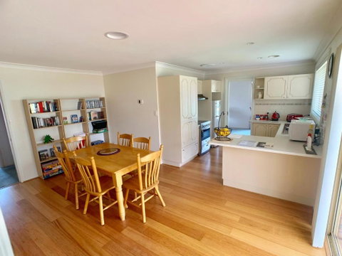 Tidy Home In A Leafy Suburb Great Location - Accommodation Yamba 2