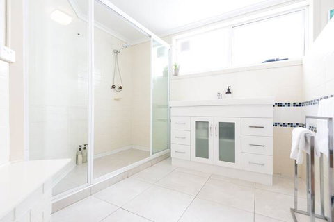 Hilltop House - Accommodation Yamba 5