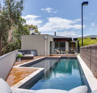 Kalina Retreat tennis  pool - Accommodation Yamba