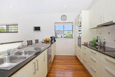 Papaya House - Accommodation Yamba 0