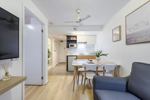 WOW Apartment On Flinders - Accommodation Yamba 5