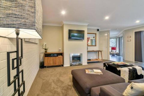 Lakeview Luxury Retreat - Accommodation Yamba 2