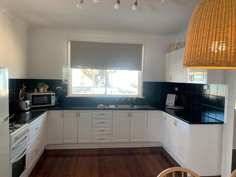 Salty Cottage Northam - Accommodation Yamba 1