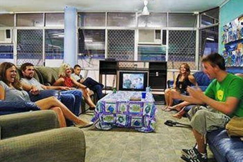 Nomads Esplanade Backpackers Hostel Cairns - Accommodation Yamba 3