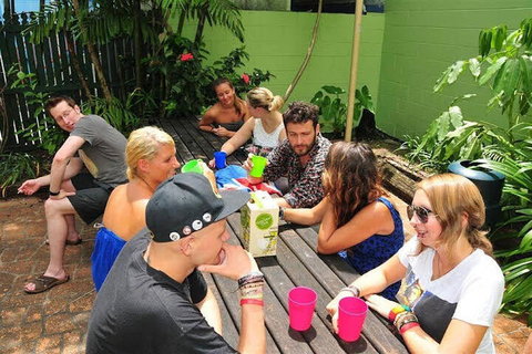 Nomads Esplanade Backpackers Hostel Cairns - Accommodation Yamba 5