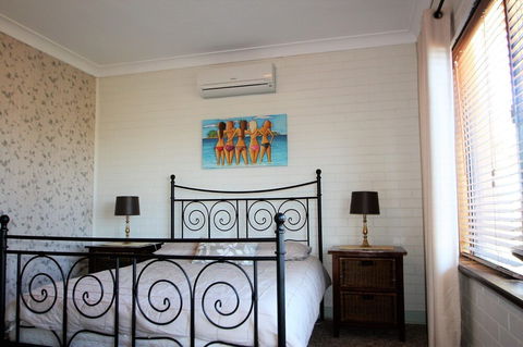 Pine Villas Walk To Beach Ocean Views - Accommodation Yamba 3