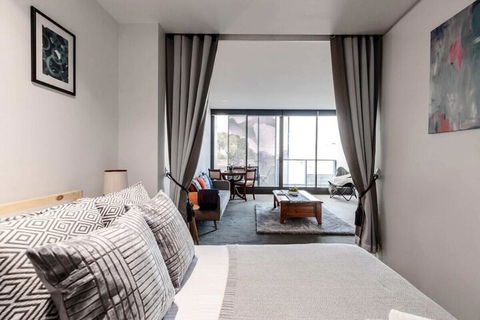 Spacious 1BD 50m From Chapel Street - Accommodation Yamba 1