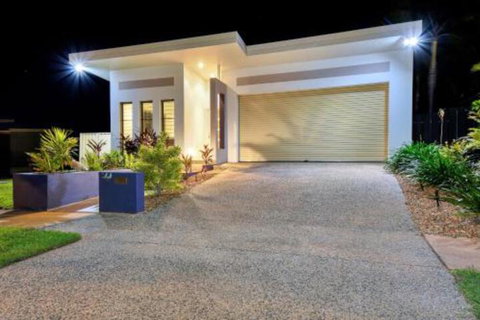 Luxury Darwin City Lights Jacuzzi Central Location Large House New Furnishings - Accommodation Yamba 0