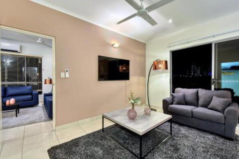 Luxury Darwin City Lights Jacuzzi Central Location Large House New Furnishings - Accommodation Yamba 1
