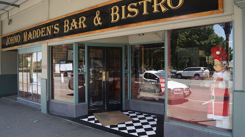 Madden's Commercial Hotel - Accommodation Yamba 2