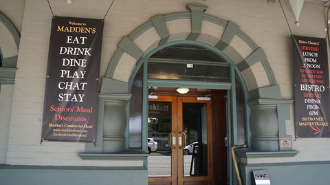 Madden's Commercial Hotel - Accommodation Yamba 3