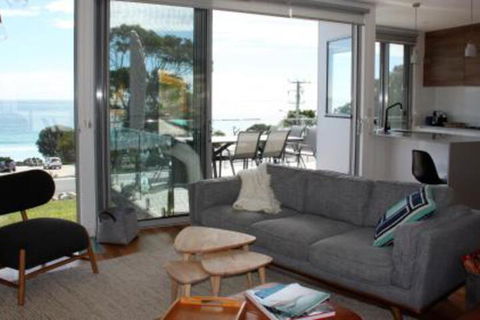 BEACHHOUSE BINALONG Luxury Waterfront Holiday House At Bay Of Fires - Accommodation Yamba 3