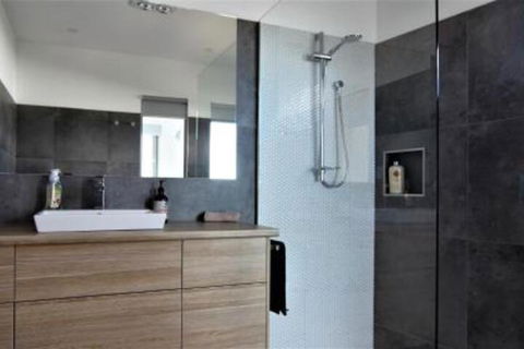 BEACHHOUSE BINALONG Luxury Waterfront Holiday House At Bay Of Fires - Accommodation Yamba 1