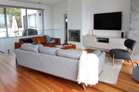 BEACHHOUSE BINALONG Luxury Waterfront Holiday House At Bay Of Fires - Accommodation Yamba 5